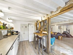 Kitchen- click for photo gallery